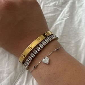 Swarovski silver heart bracelet 🤍